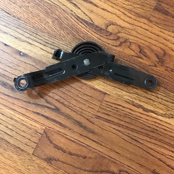 Hood Hinge Spring Left Driver Chevy GMC Silverado Yukon Sierra 15035591 Tahoe Su - Picture 10 of 12